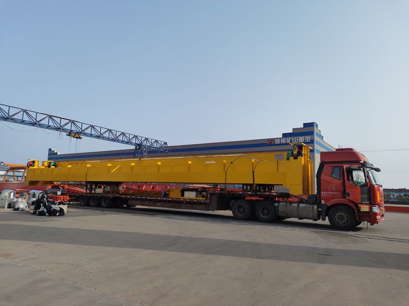 通用橋式起重機  QD32/5t—25.5m  制作完成，發(fā)往河南洛陽交付客戶使用